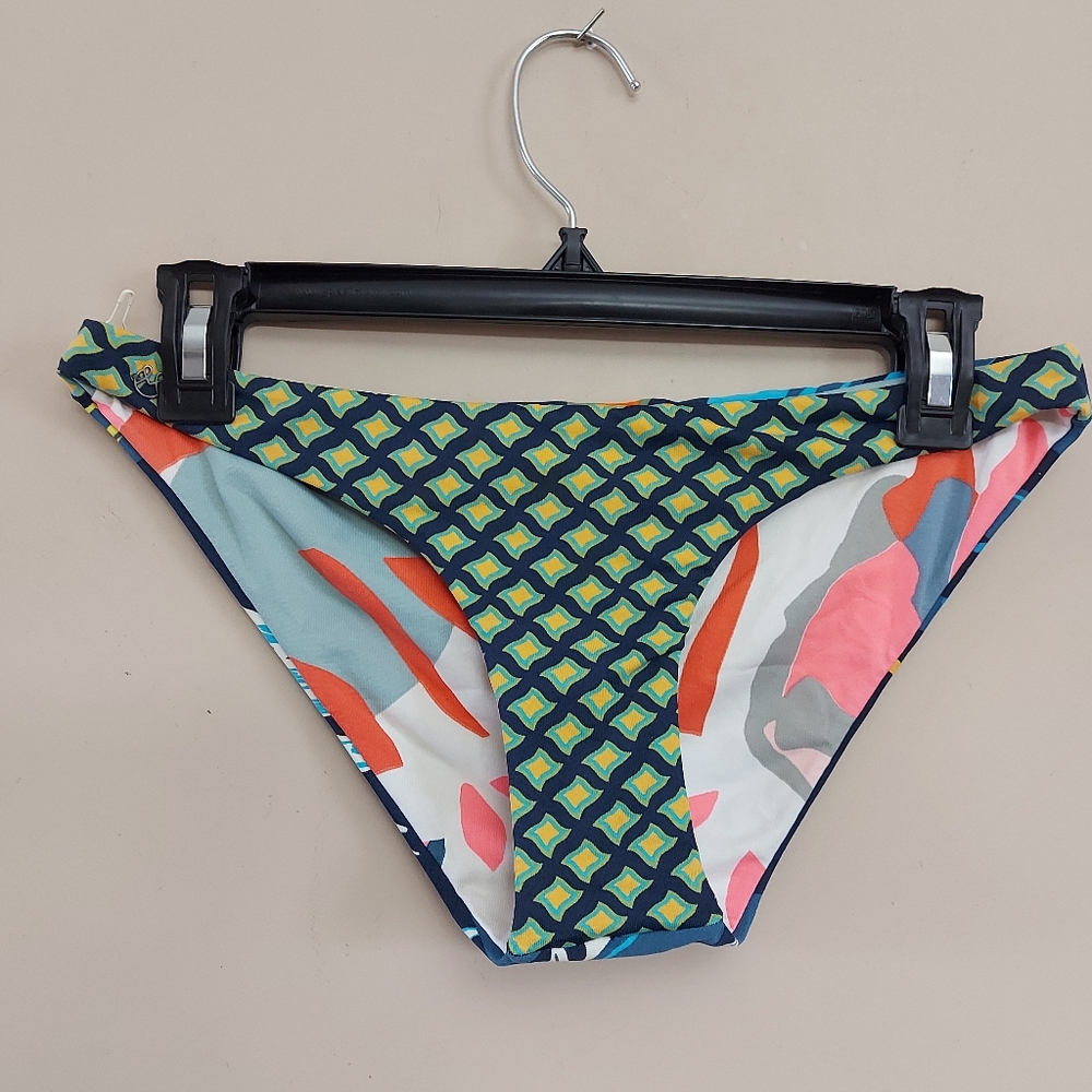 Maaji reversible swim bottom palm and diamond Size Medium